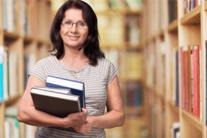 Mulher Bibliotecária Velho Livro Adulto Lendo Negócios